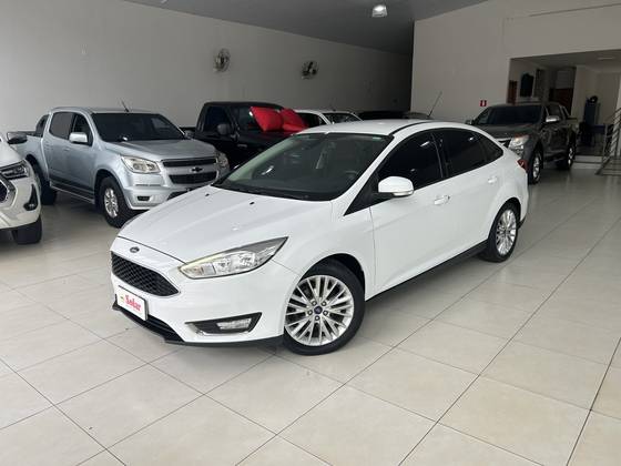 FORD FOCUS 2.0 SE FASTBACK 16V FLEX 4P POWERSHIFT FORD FOCUS 2.0 SE FASTBACK 16V FLEX 4P POWERSHIFT